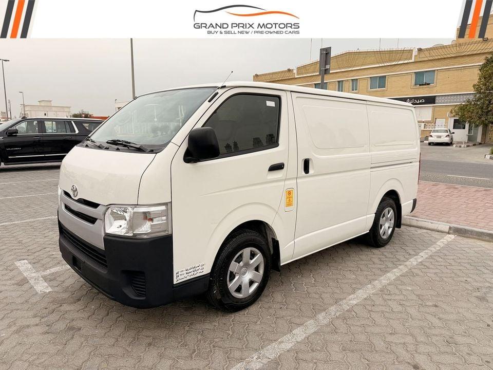 Toyota Hiace GL -Standard Roof Panal Van 2.7L