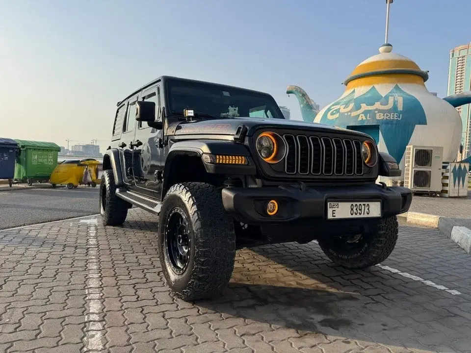 Jeep Wrangler Unlimited Sport 3.6L A/T