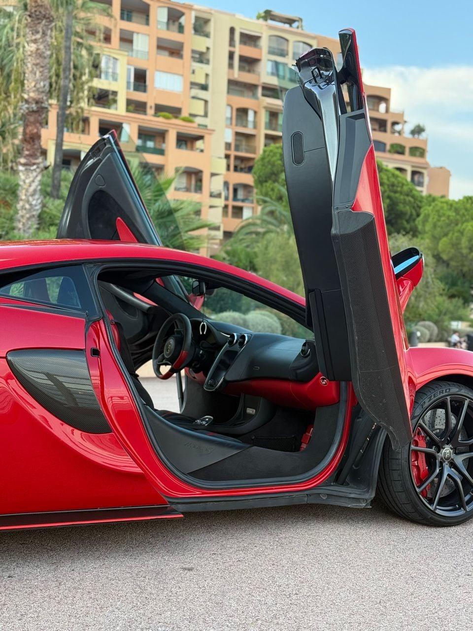 McLaren 570S Carbon Fiber