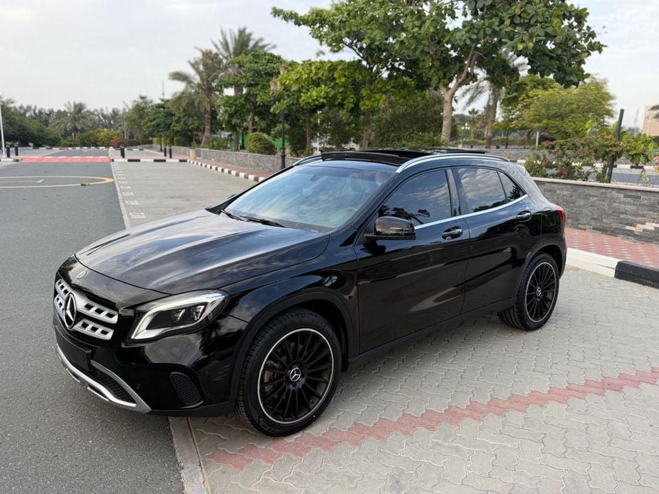 Mercedes-Benz GLA 250 Std 2.0L (208 HP)