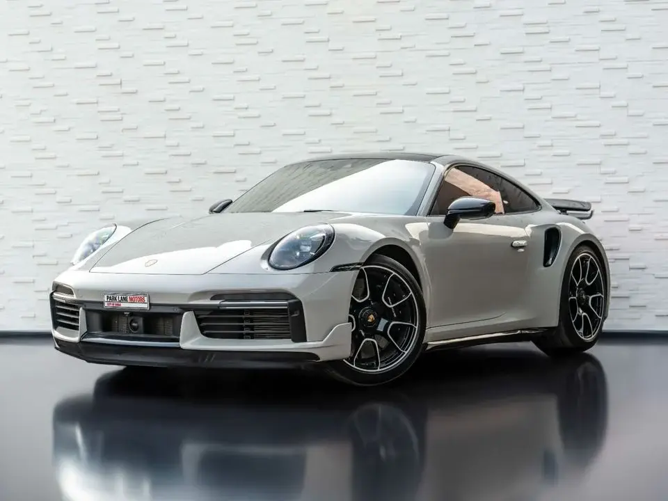 Porsche 911 Turbo S 3.8L (640 HP) Coupe