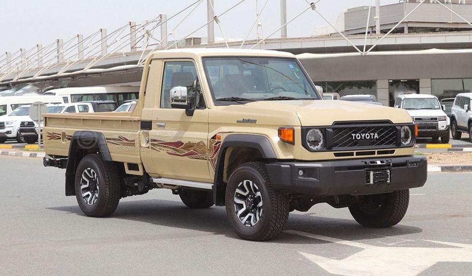 Toyota Land Cruiser Pick Up LC79, Single Cabin, 4.0L Petrol 4WD 6-Speed Automatic 2025 Model Ready for Export