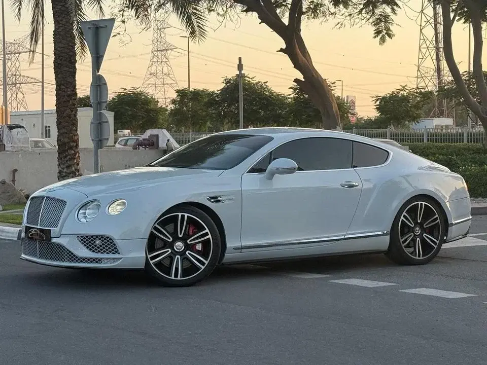 Bentley Continental GT Speed 4.0L Coupe Bentley Continental GT Speed 2013 - GCC Specs - Pristine Condition