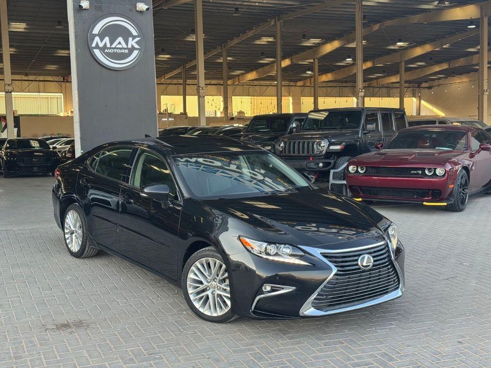 Lexus ES350 Platinum 3.5L 3.5 V6 / LOW MILEAGE / SCREEN /COOLING AND HEATING SEATS / IN PERFECT CONDITION