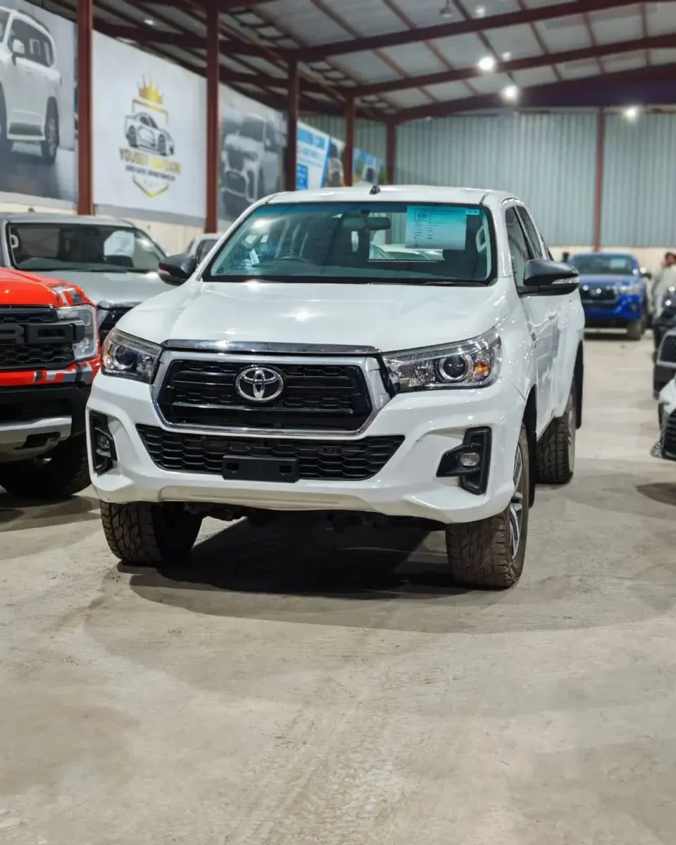 Toyota Hilux 2.8 DIESEL RIGHT HAND Export only