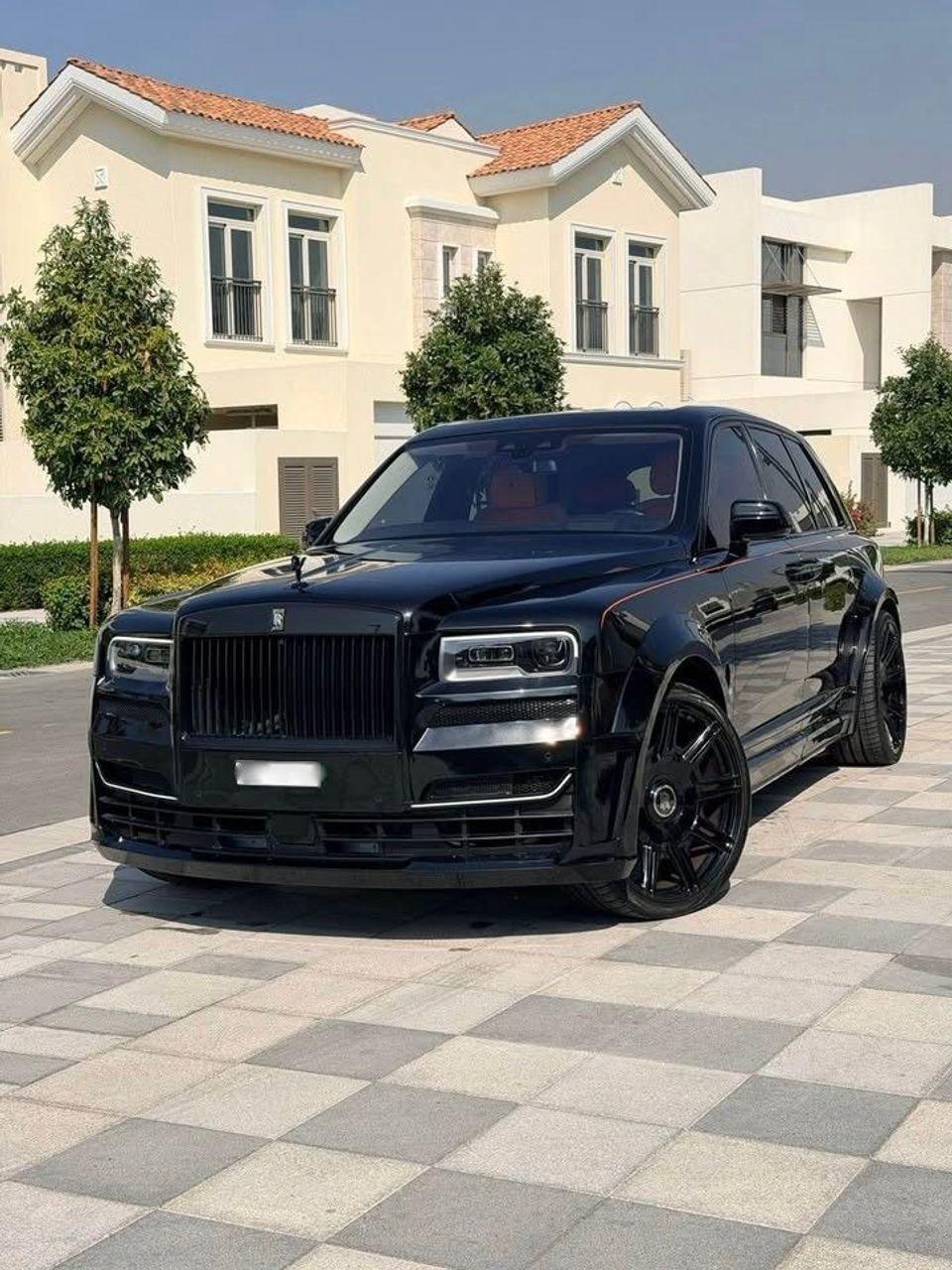 Rolls-Royce Cullinan 6.7L Twin-Turbo (563 HP) Black Badge