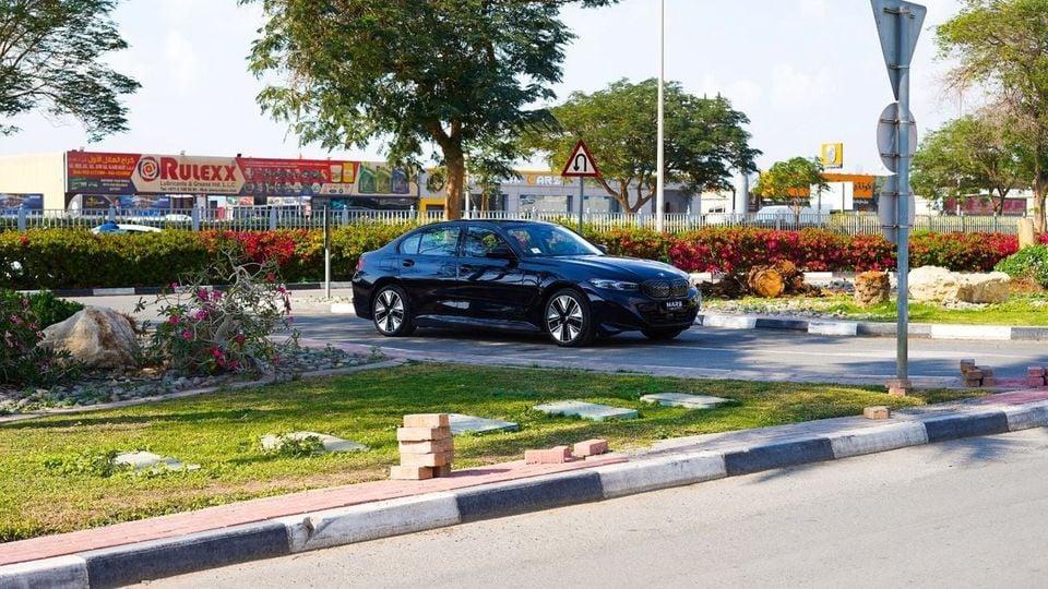 BMW i3 2025 BMW i3 eDrive40L Night Sport 84 kWh 335 Hp Range (592 Km) Warranty & Service