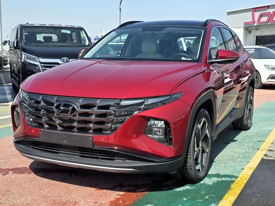 Hyundai Tucson Smart 1.6L Hyundai Tucson Hybrid 1.6l A/T SUV FWD European specs Red Color 2023 Model