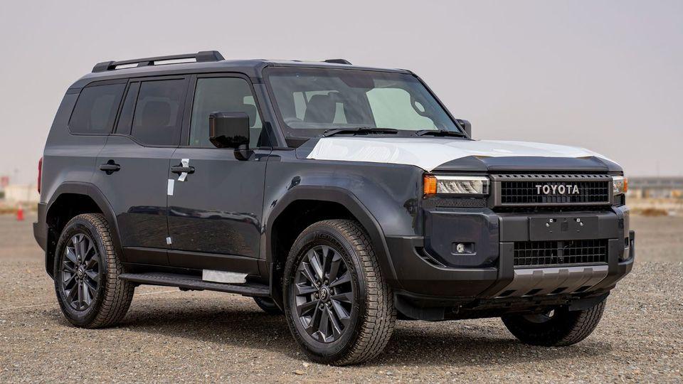 Toyota Prado Adventure Mono Tone 2.4T