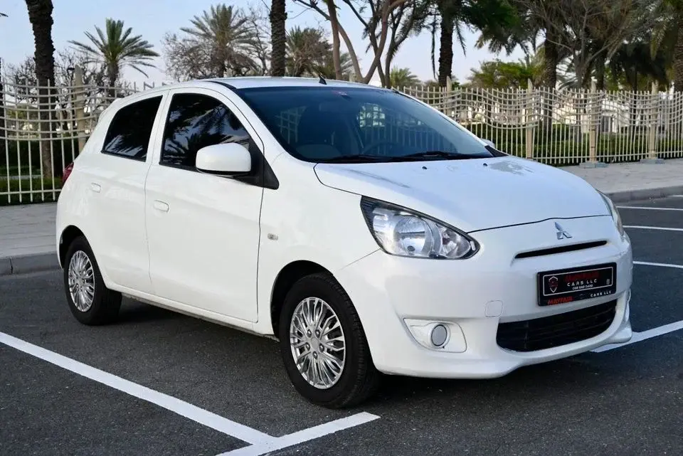 Mitsubishi Mirage GLX 1.2L - FREE REGISTRATION - GCC - MITSUBISHI MIRAGE 2014 - LOW MILEAGE