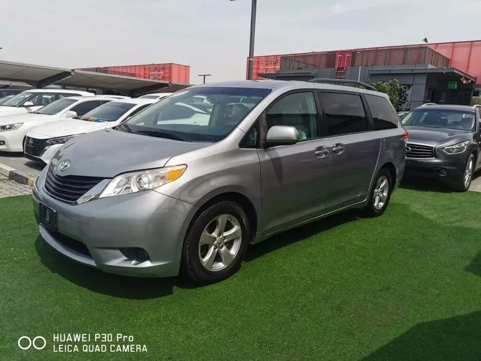 Toyota Sienna customs papers number 1, power doors