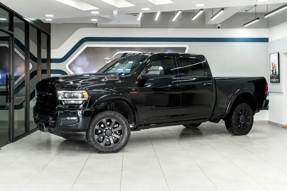 RAM 2500 Dodge Laramie 3500 Diesel V6