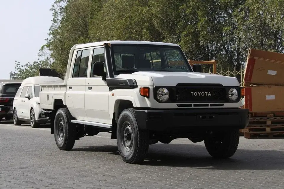Toyota Land Cruiser Pick Up LC79 DC 2.8 Diesel MT BASIC OPTION 2025 GCC
