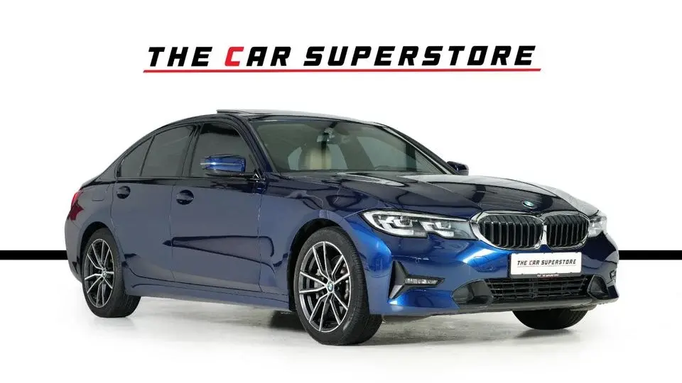 BMW 330i Luxury Line 2.0L Luxury line - Under BMW service contract