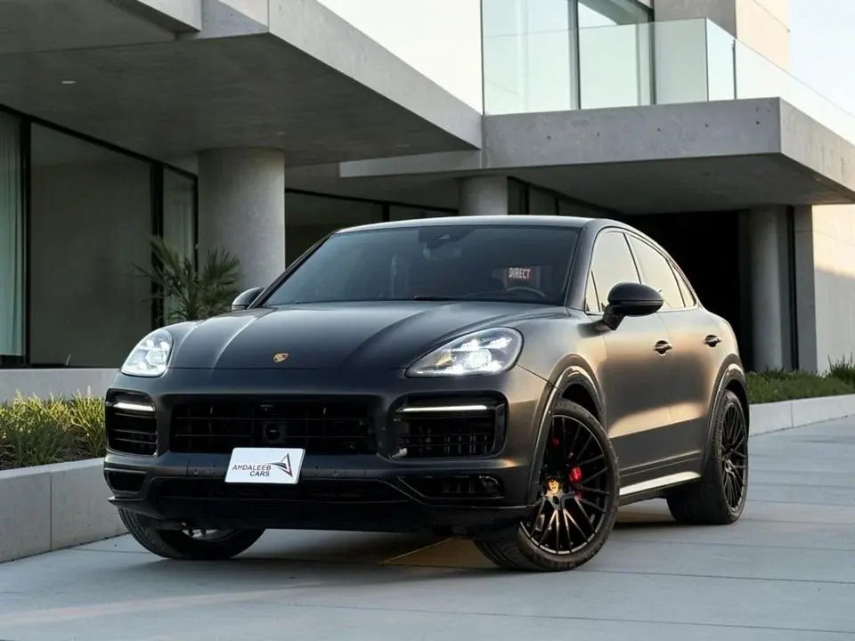 Porsche Cayenne GTS 4.0L (460 HP) AED 4,640 P.M 0% DOWN PAYMENT PORSCHE CAYENNE GTS 4.0L V8 2021 GCC SPECS