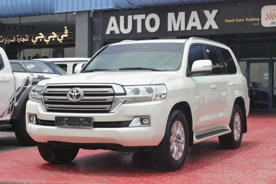 Toyota Land Cruiser EXR 5.7L 4WD V8,GCC