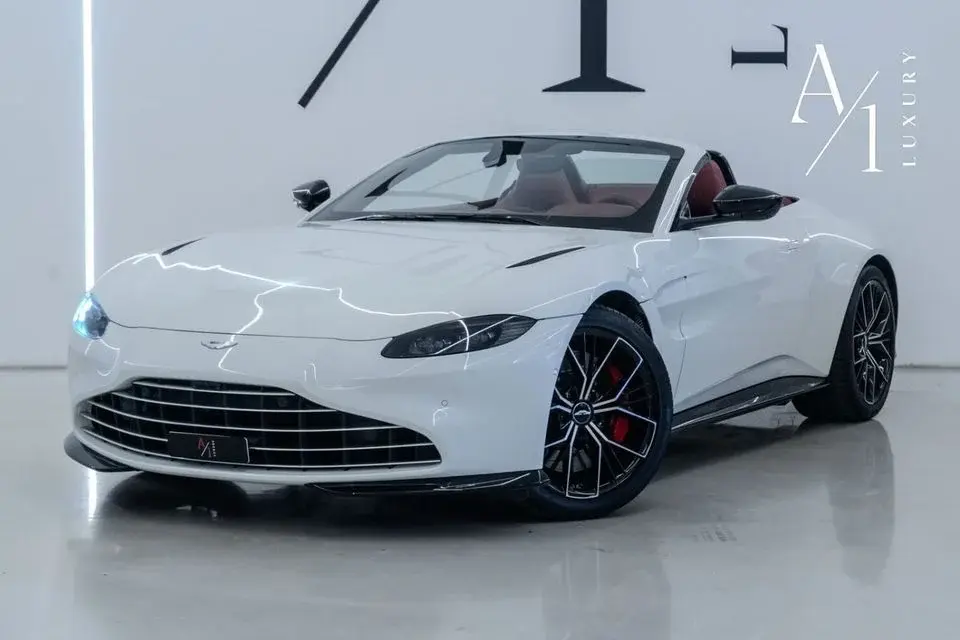 Aston Martin Vantage Roadster 4.0L 2022 Aston Martin Vantage Roadster V8, Fully Loaded, Service Contract, GCC Spec