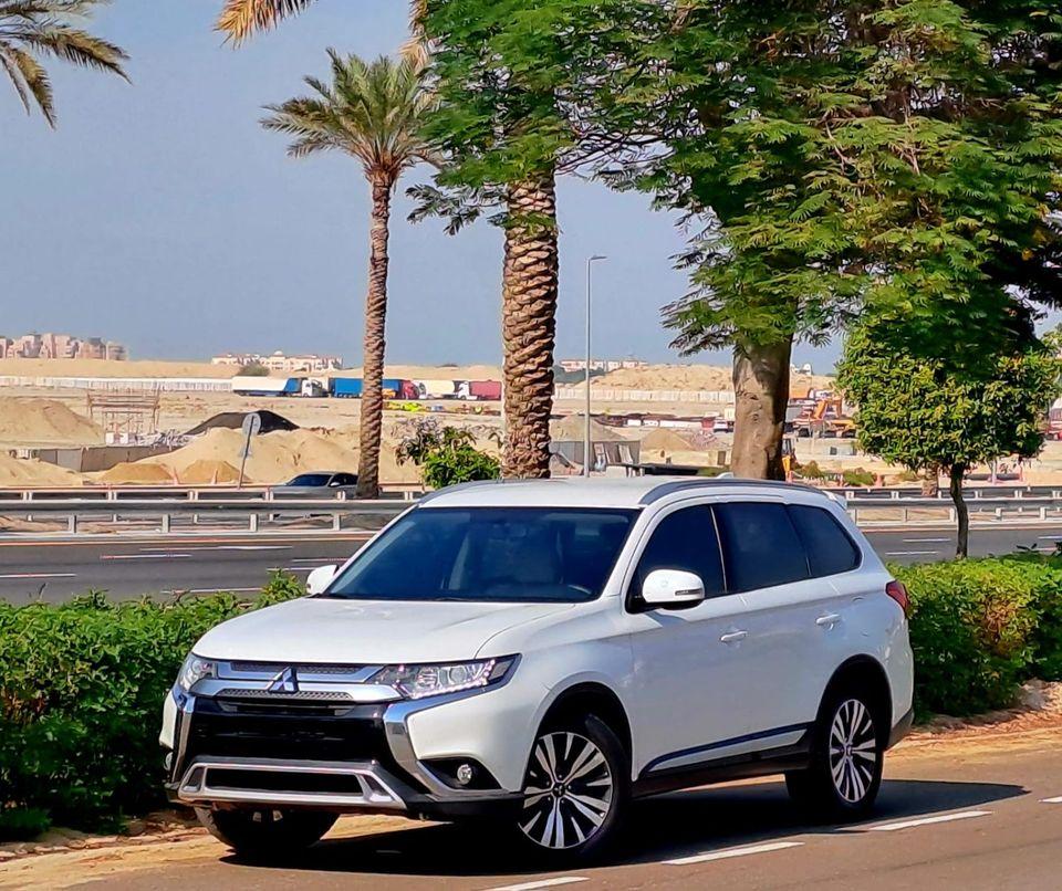 Mitsubishi Outlander GLX 2.4L 716-Monthly l GCC l 4WD , Cruise, Camera l Accident Free Excellent Condition
