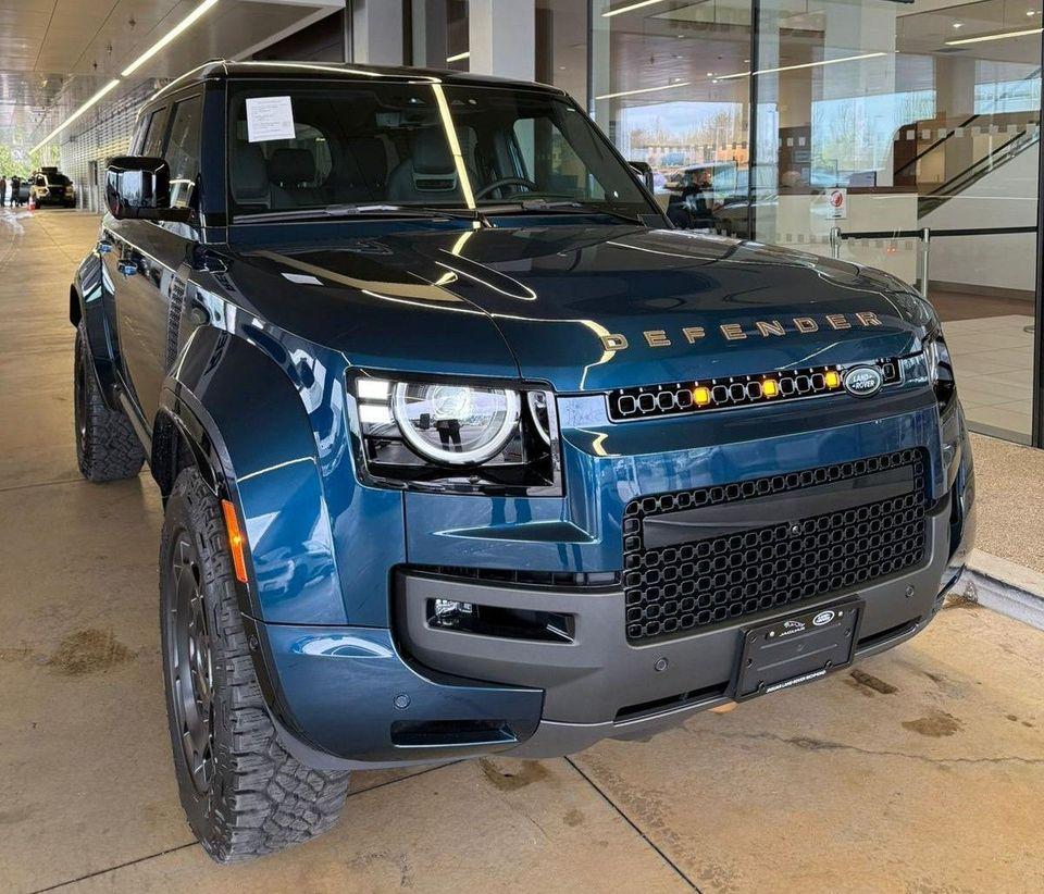 Land Rover Defender P635 V8 OCTA Brand New * EXPORT Price *