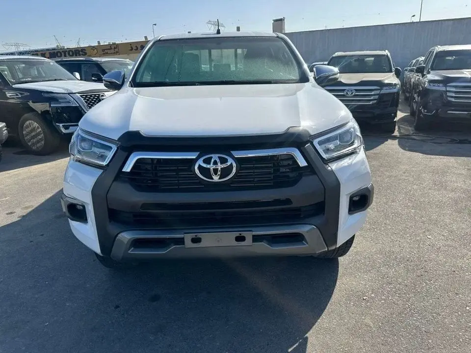 Toyota Hilux GL 2.4L Double Cab Utility