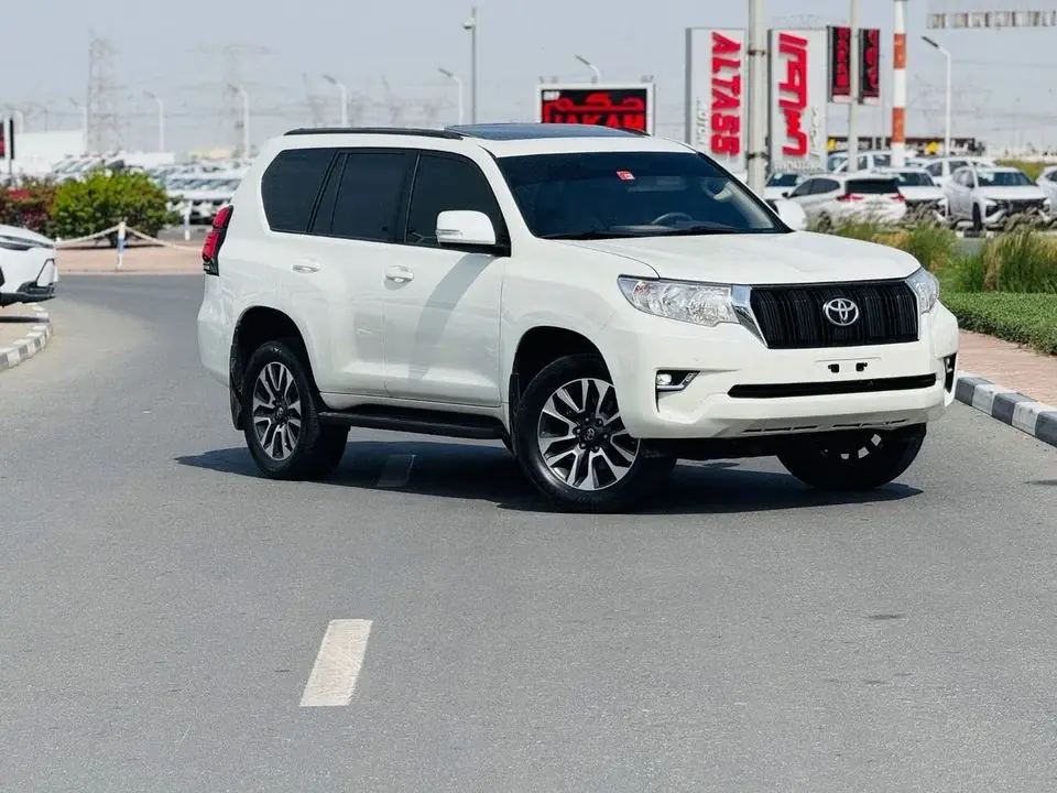 Toyota Prado Toyota Prado Model 2022 fuel petrol cylinder 6 colour white Gear Automatic