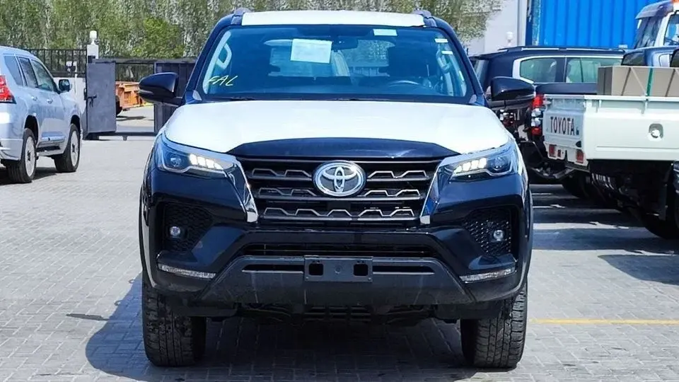 Toyota Fortuner Toyota Fortuner / 2.7L V4 Petrol Climate Control Only for Africa Special Price