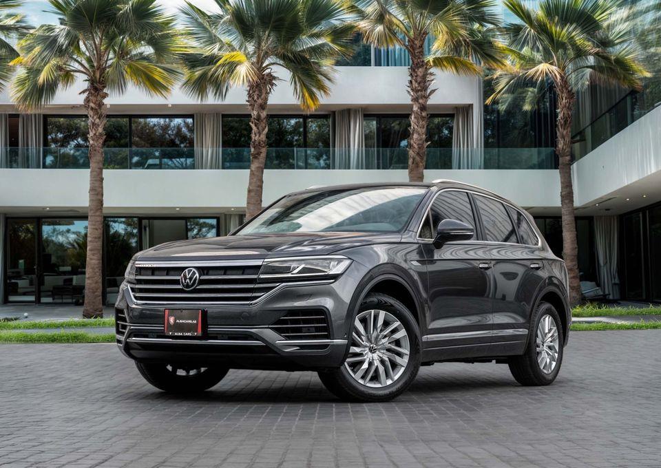 Volkswagen Touareg Touareg Atmosphere - Highline 2,879 P.M 0% Downpayment LOW KMS!