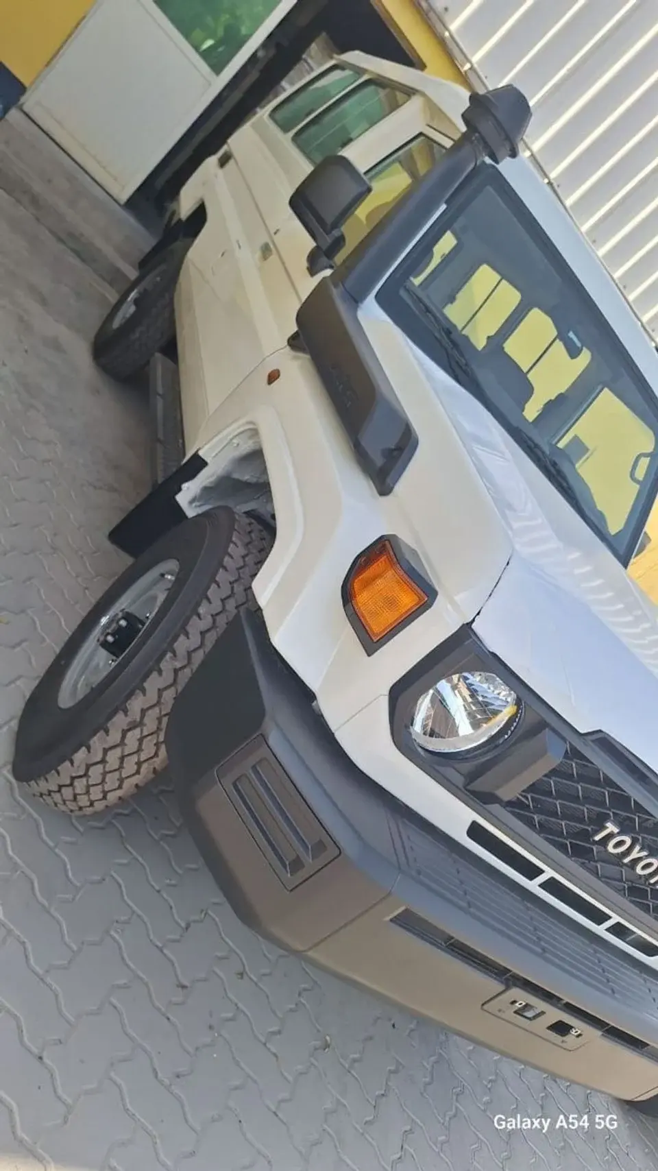 Toyota Land Cruiser 70 TOYOTA LAND CRUISER LC78 4.0L AT