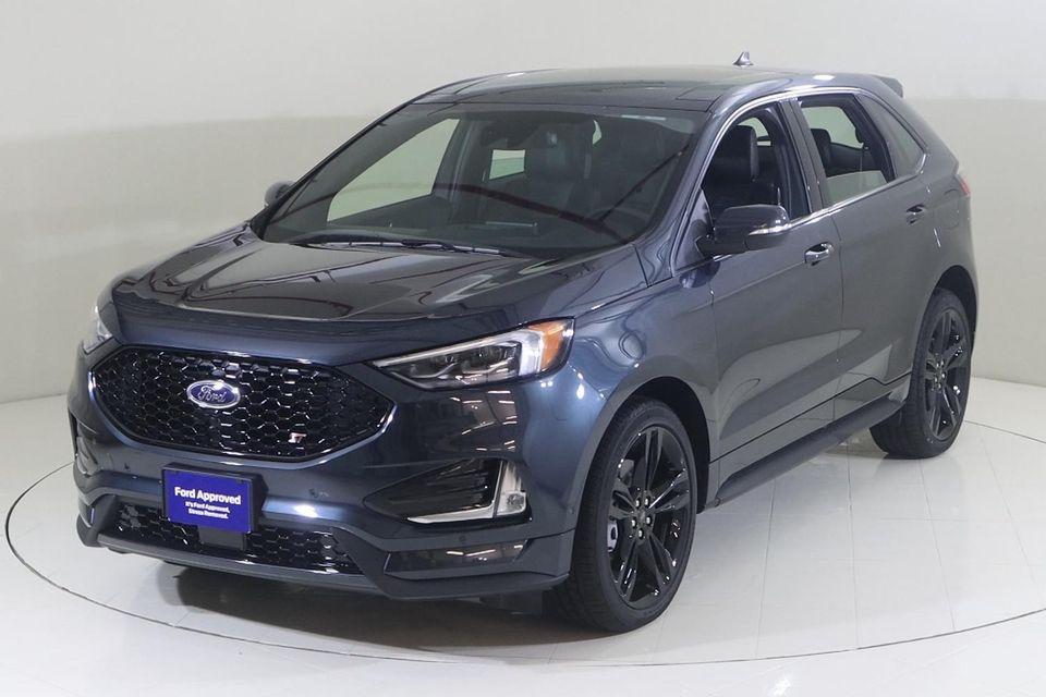 Ford Edge ST SST422 / FEE Insurance + Registration/ AL TAYER MOTORS AL QOUZ SHOWROOM