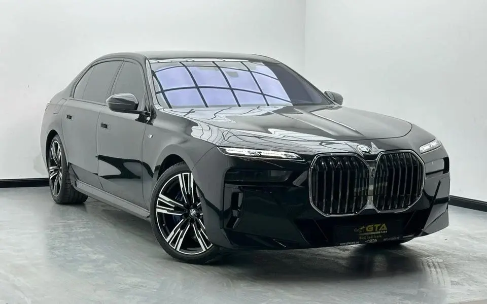 BMW 760i 2024 BMW 760i xDrive M-Sport, 2028 BMW Warranty and Service Pack, BMW Service History, GCC