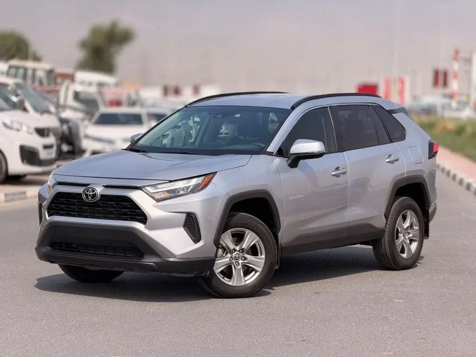 Toyota RAV4 XLE 2.5 L push start 2025 full option