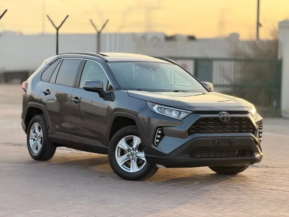 Toyota RAV4 XLE 4x4 Drive Full option/ sunroof, push start