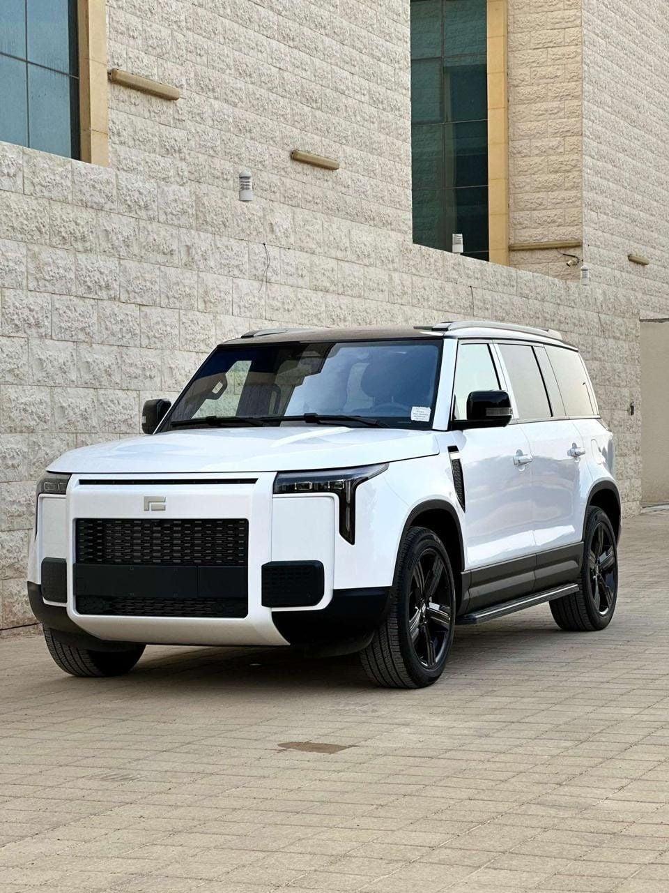 ROX 01 ROX 01 – Model 2026 White exterior with white interior.