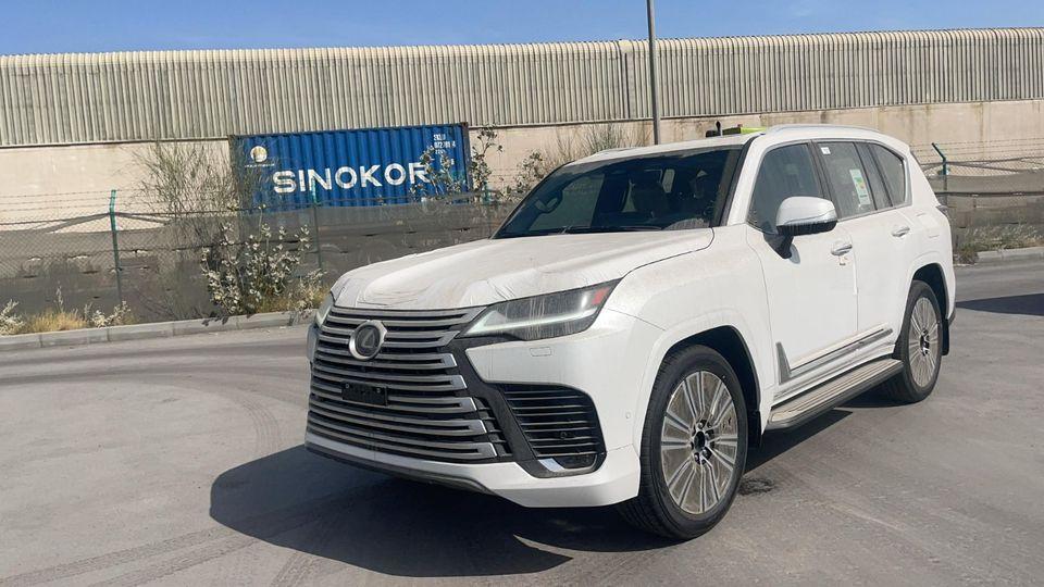 Lexus LX 700h Signature 3.5L T HYBRID WITH AUTOPARKING