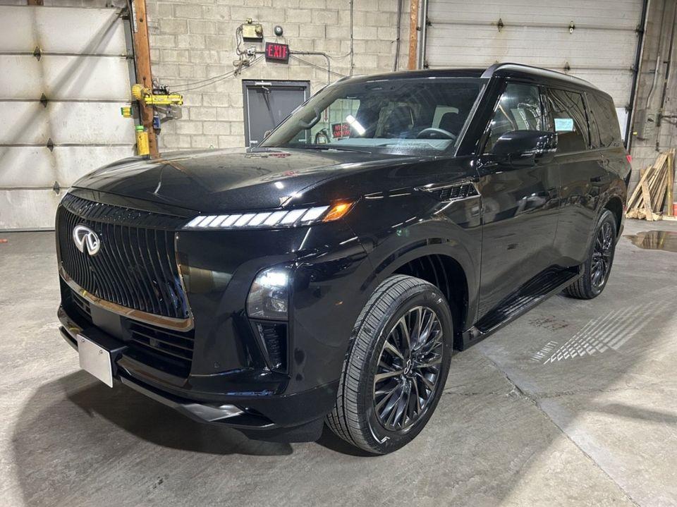 Infiniti QX80 Autograph Captain Chairs 3.5L