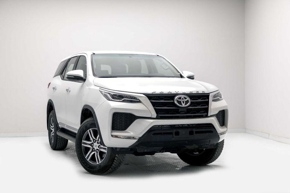 Toyota Fortuner 2.7L - Platinum White Pearl Inside Quartz Export Only