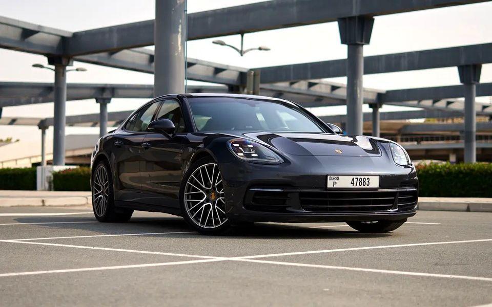 Porsche Panamera 4