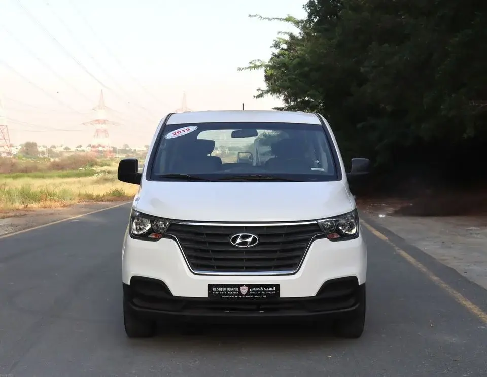 Hyundai H-1 Hyundai H1 - 2019 - GCC - Accident-Free - 2.4L - (9 Seats) - Excellent Condition Inside and Out