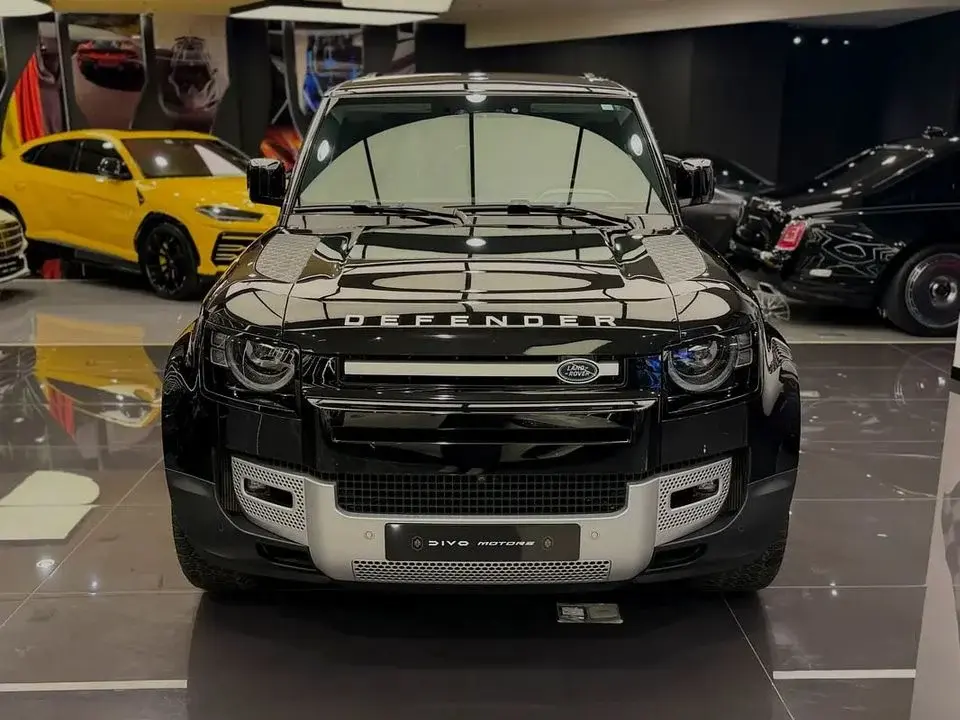 Land Rover Defender DEEFNDER GCC BRAND CONDITION