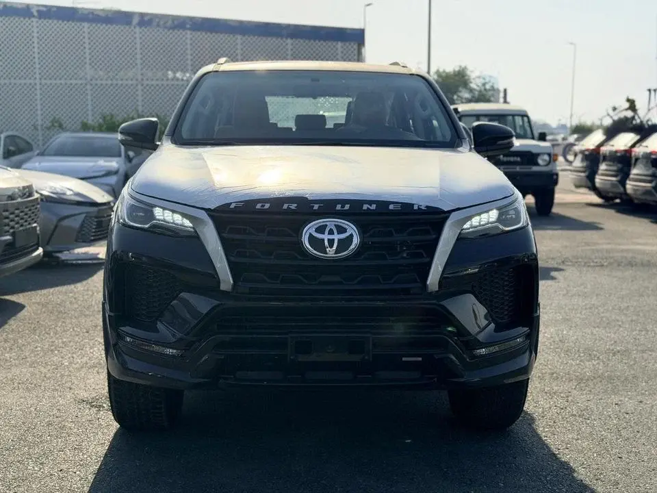 Toyota Fortuner 2.7L 4WD PETROL AUTOMATIC TRANSMISSION ( FOR RE-EXPORT OUTSIDE GCC COUNTRIES )