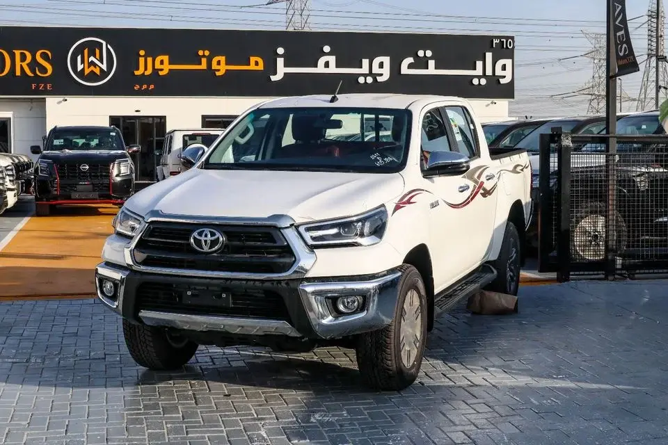 Toyota Hilux Toyota Hilux (TGN126) 2.7L Pick-Up 4WD Double Cab – 2026 Model (A/T, White exterior, Red interior, w