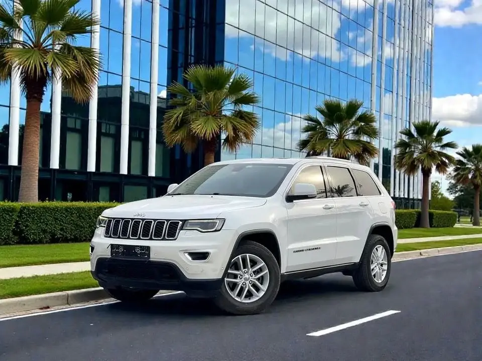 Jeep Grand Cherokee exclusive 3.6L 1,157 P.M Exclusive - GCC Specs Original paint