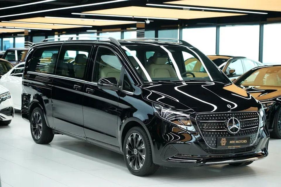 Mercedes Maybach V Class Maybach Mercede-Benz V 300 AVANTGARDE GCC 0km Agency Warranty 360 View 64 colors Ambeint Lights