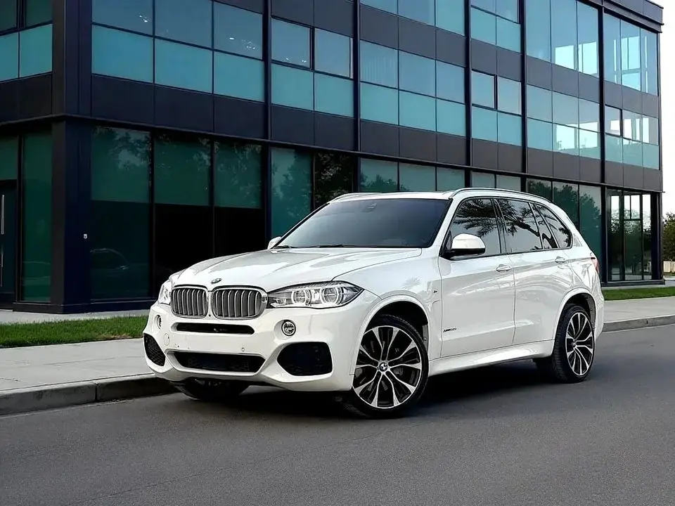 BMW X5 1,643 P.M xDrive50i - GCC Specs - Excellent Condition