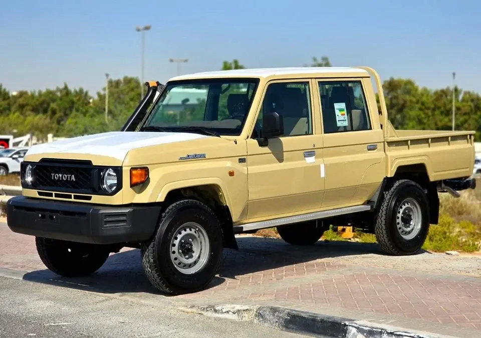 Toyota Land Cruiser Pick Up Toyota Land Cruiser LC79 DC 4.0 AT 2025 basic GCC