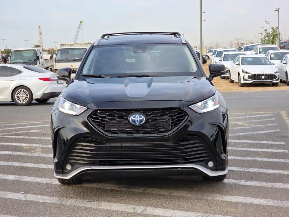 Toyota Highlander 2.5L hybrid XLE Full option Sunroof , Push button and original leather seats