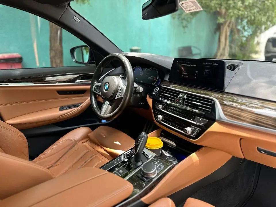 BMW 520i