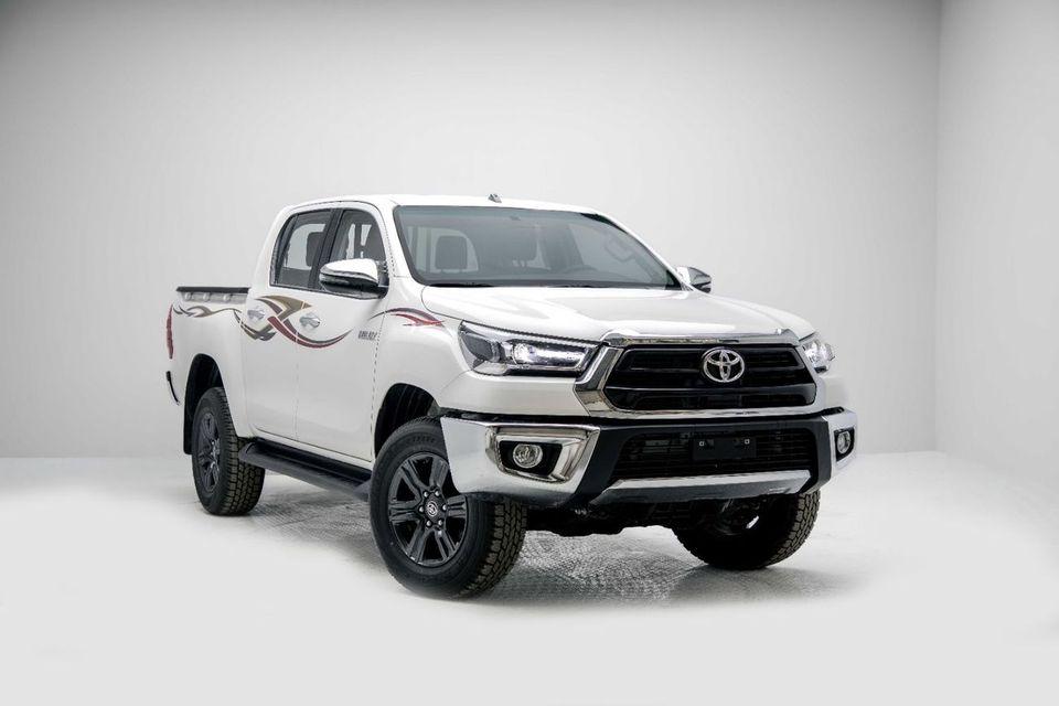Toyota Hilux 2.7L - Super White Inside Red Export Only