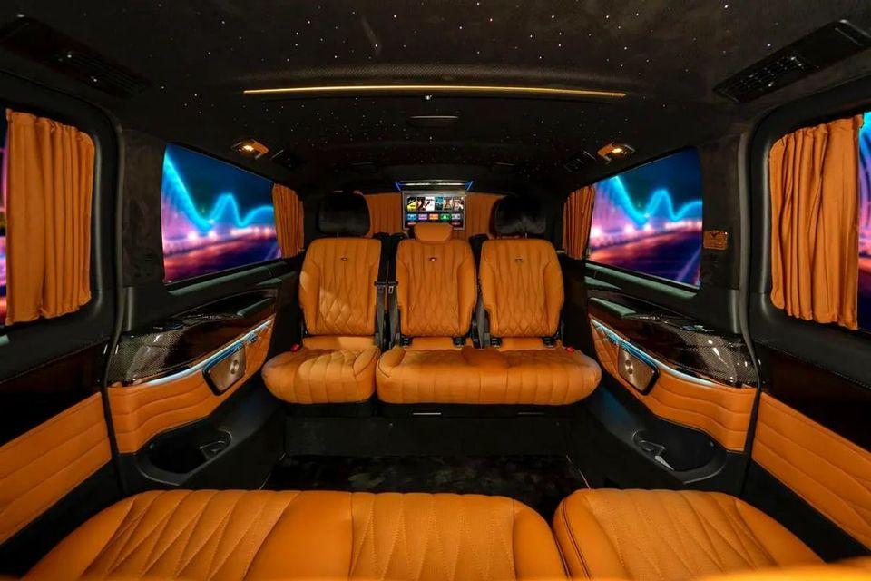 Mercedes Benz V300 NEW ARRIVAL MODEL LUXURY MERCEDES GCC V300 with ADDITIONAL REAR AC-2 YEARS WARRANTY BY VLINE