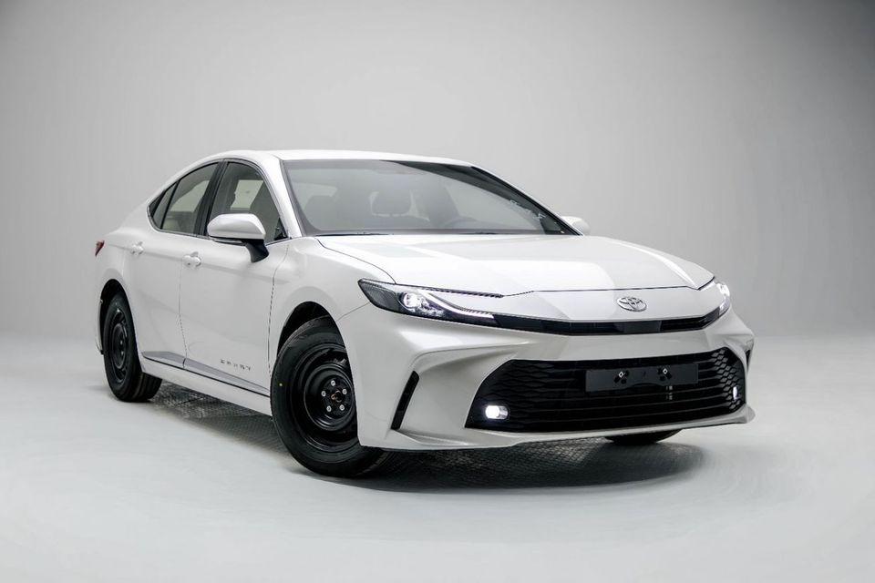 Toyota Camry LE 2.5L - Platinum White Pearl Inside Beige Export Only